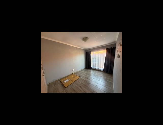 2 BEDROOM TOWNHOUSE FOR SALE IN MAYBERRY PARK